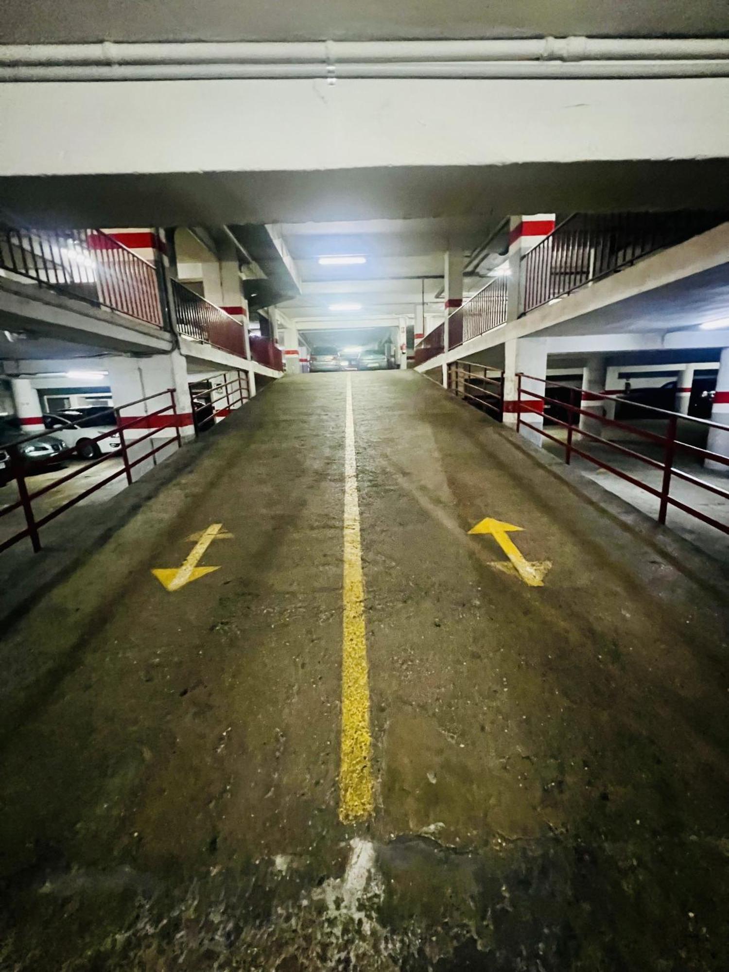 A Orillas Del Pilar Con Parking Zaragoza Exterior photo