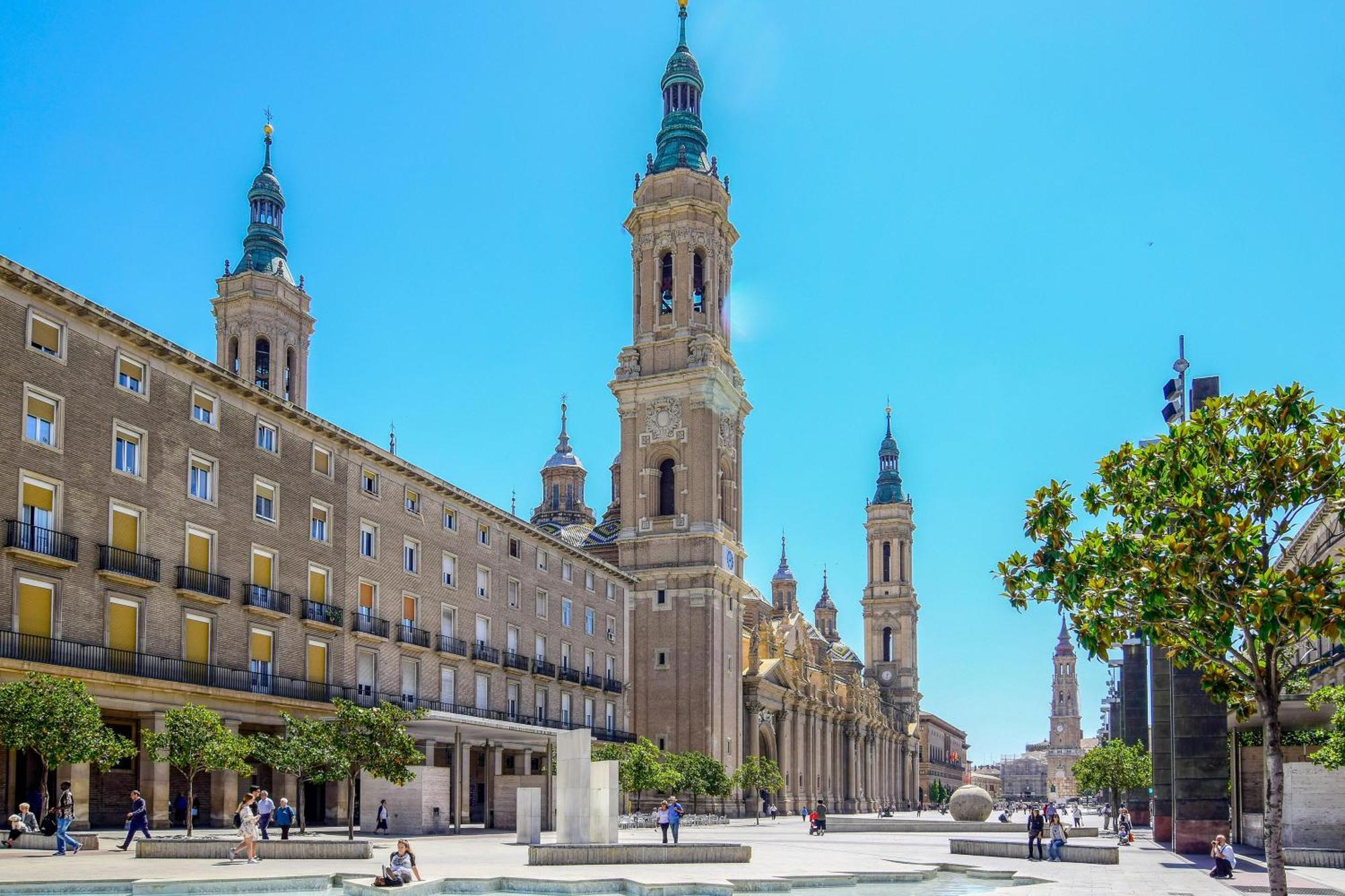 A Orillas Del Pilar Con Parking Zaragoza Exterior photo